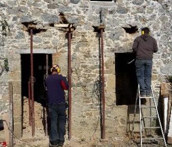 modifications d'ouvertures sur des murs porteurs de forte épaisseur.