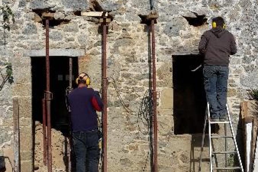 modifications d'ouvertures sur des murs porteurs de forte épaisseur.